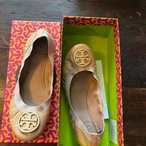 Tory Burch Camilla Pink Ballet Flats, size 9, nude color
